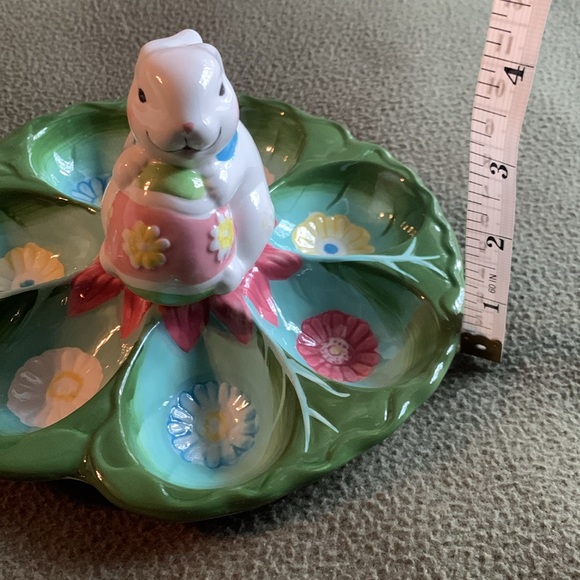 Set of 2 decorative Easter ceramic dishes.  Approx 6 1/2” x 5” and 7” x 4” - Picture 5 of 8